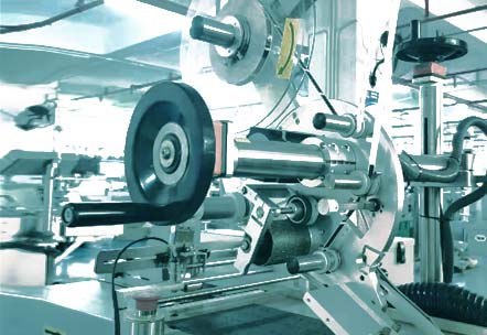 不干膠貼標(biāo)機怎樣？原理特點及適用范圍如何